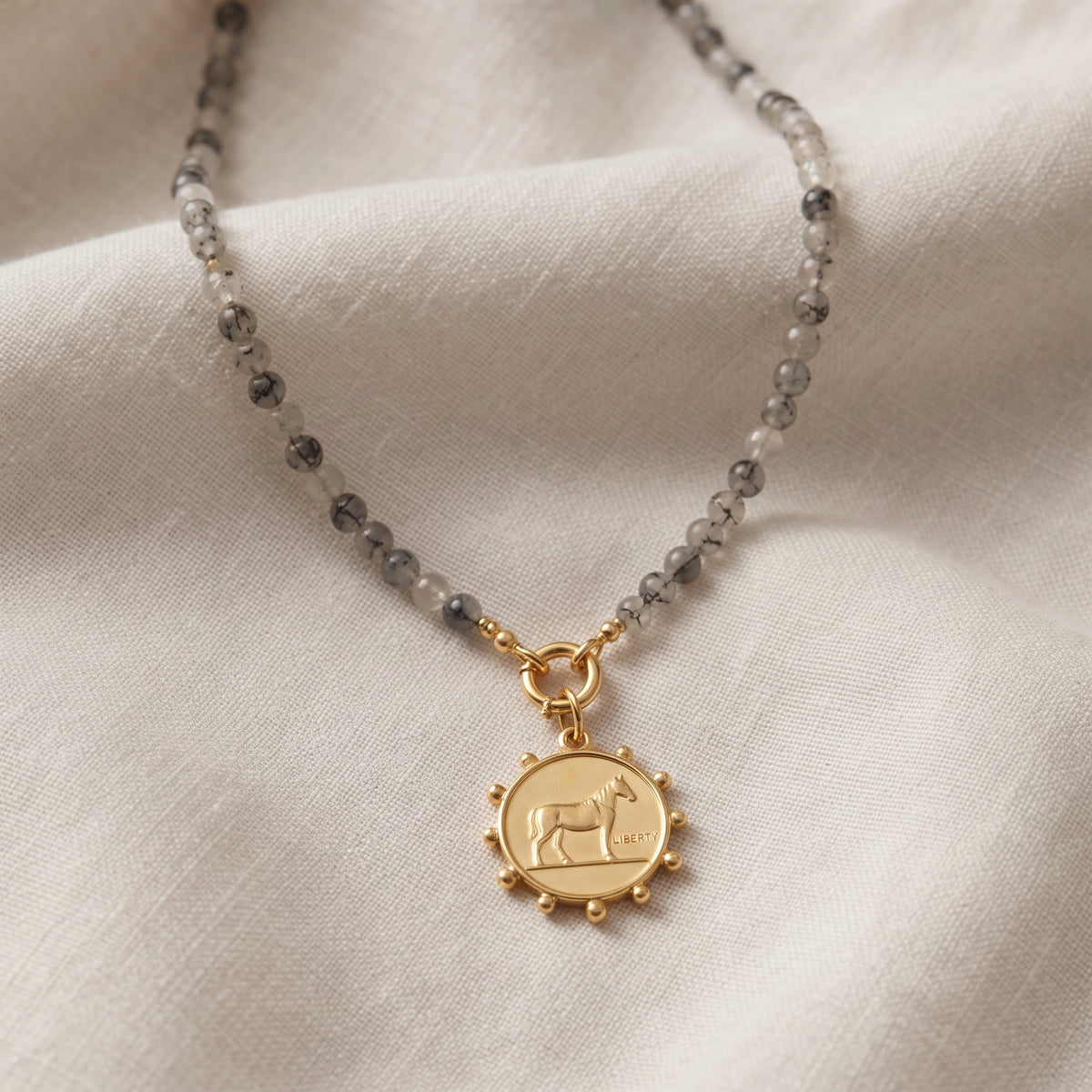 Horse charm Labr